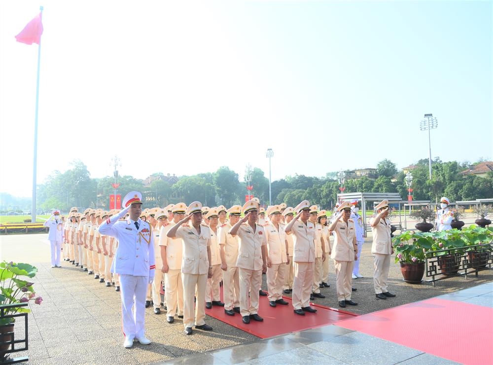 Đảng ủy Công an Trung ương, Bộ Công an vào Lăng viếng Chủ tịch Hồ Chí Minh